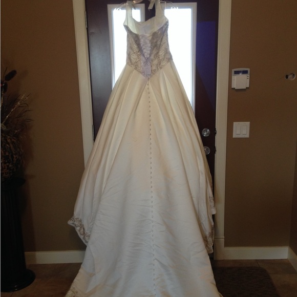 Jai International by Alfred Sung Wedding Dress size 10 - Picture 6 of 10